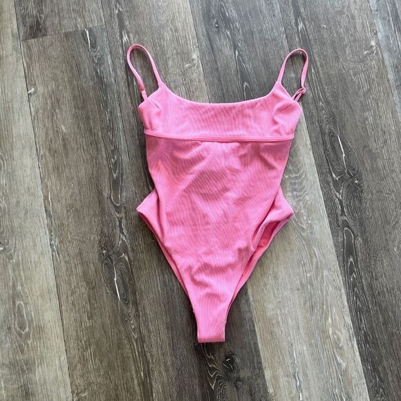 NWT Lspace Bree One Piece Classic in Pink Size Medium - Picture 4 of 15